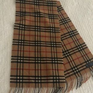 Burberry scarf 100% authentic more of a mens style